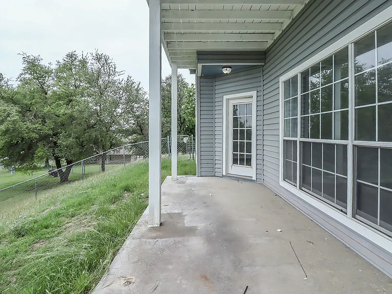 1810 Mesa Oaks Cir — Photo 34