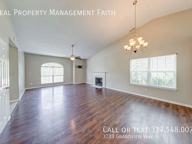 3233 Grandview Way — Photo 3