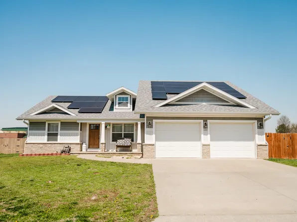 1203 Brookside Lane, Aurora, MO 65605
