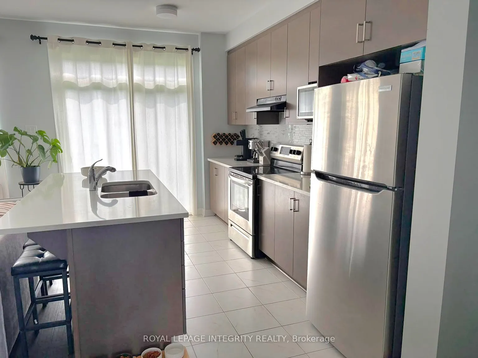 3 bed, $2,700 — Photo 3