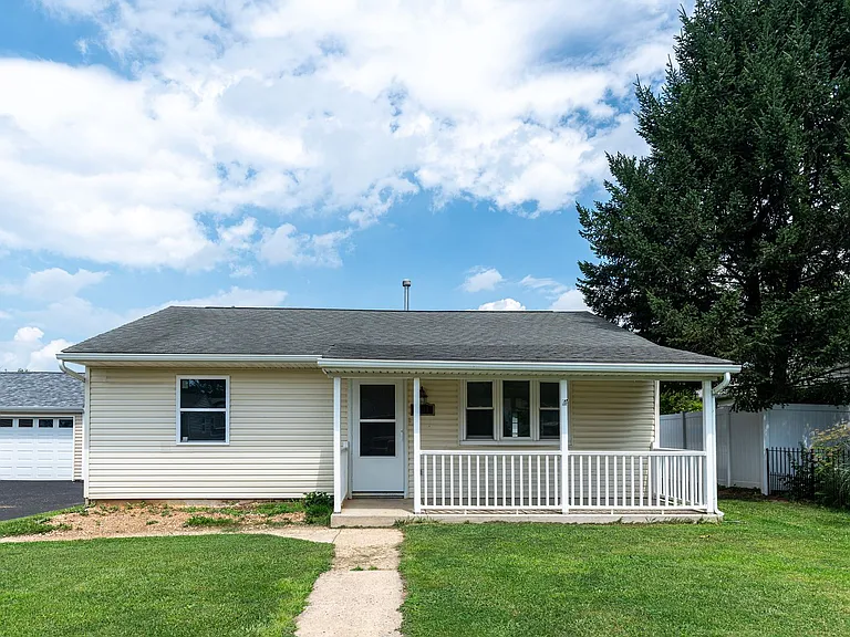 1411 E Congress St — Photo 1