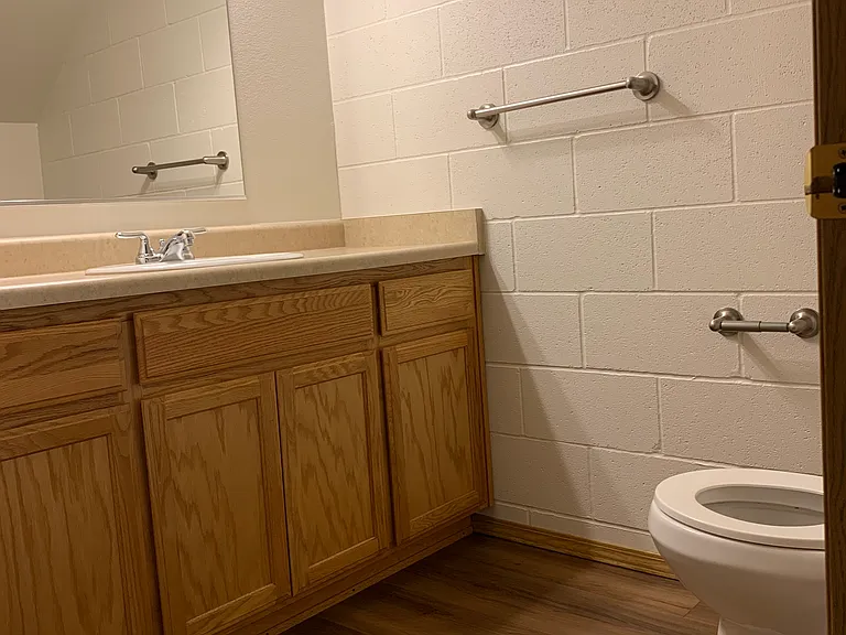 436 Holbrook Ln #C — Photo 6
