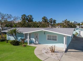 224 85th St, Holmes Beach, FL 34217