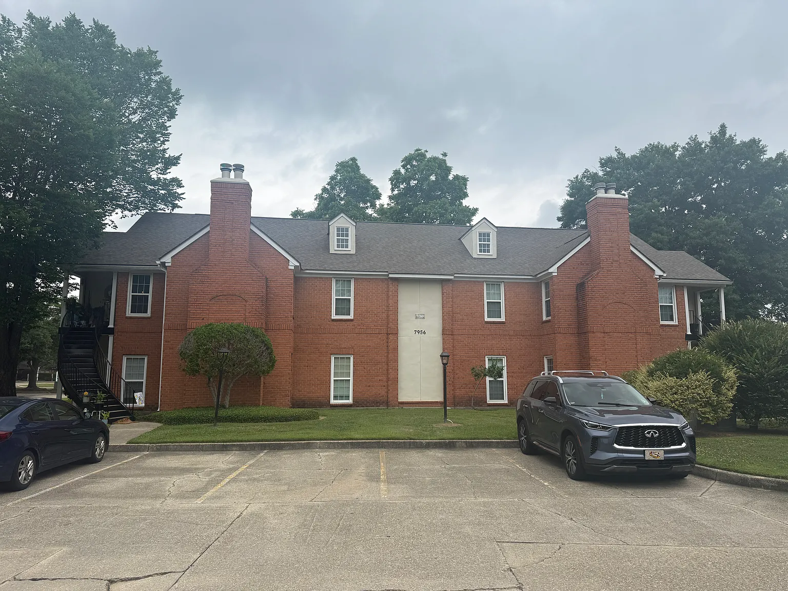 3 bed, 1300 sqft, $1,800 — Photo 2