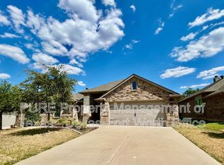 1612 Town Creek Cir, Weatherford, TX 76086