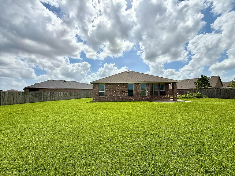 23603 Legano Dr — Photo 28