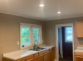 110 Commission Dr, Laurens, SC 29360