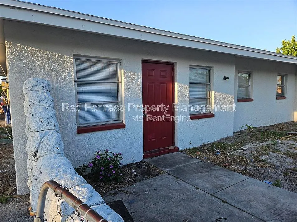 2 bed, 1.0 bath, 850 sqft, $1,049 — Photo 1