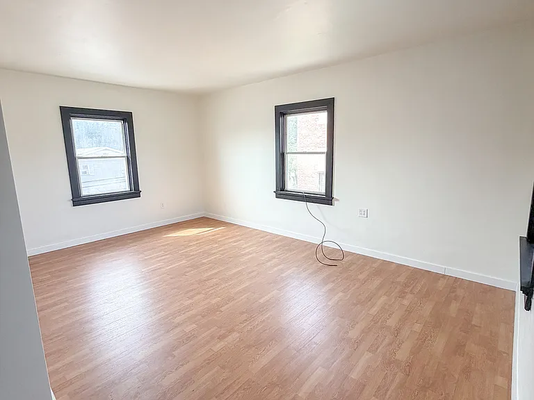 309 N Diamond St #2 — Photo 4