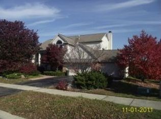 5042 Village Square Cir, West Bloomfield, MI 48322