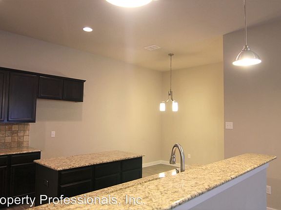 5th image of 573 Creekside Frst