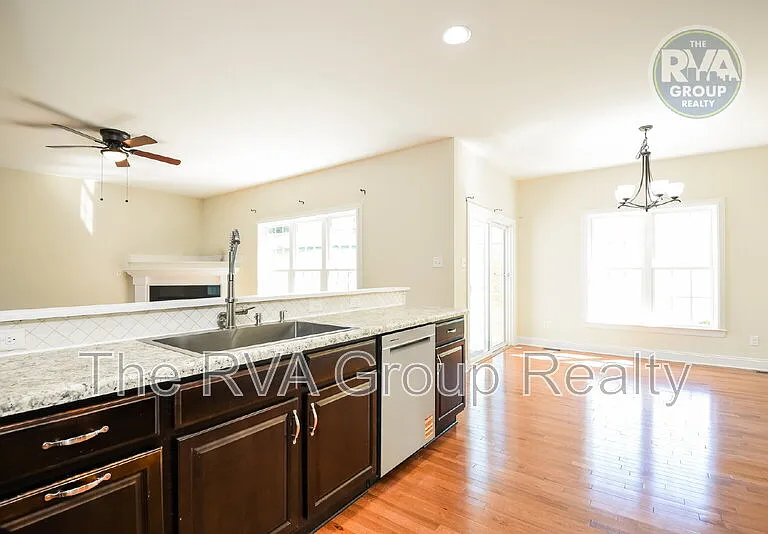 111 Wilkshire Ct — Photo 12