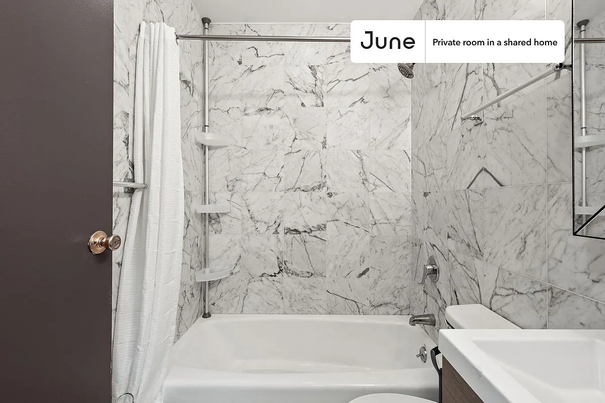 Full bedroom in 3 bed/1 bath home in Upper East Side #543 C — Photo 4