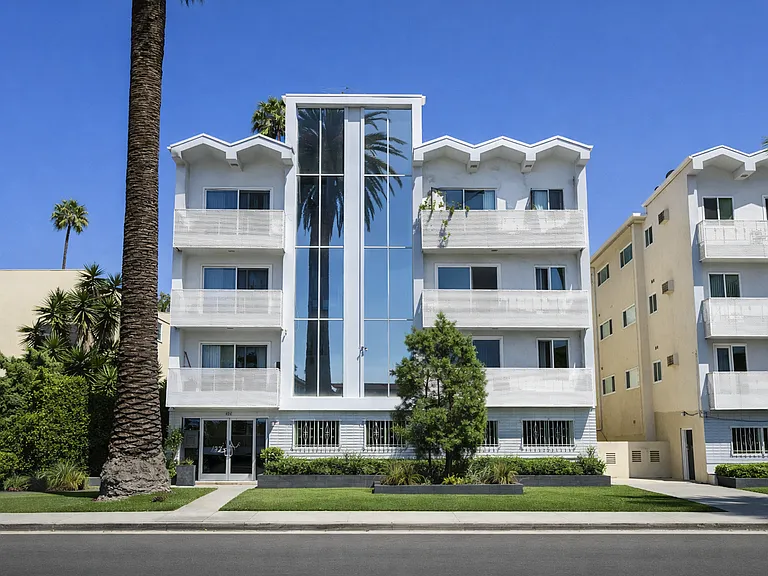 410 & 414 Manhattan Pl Los Angeles CA — Photo 18