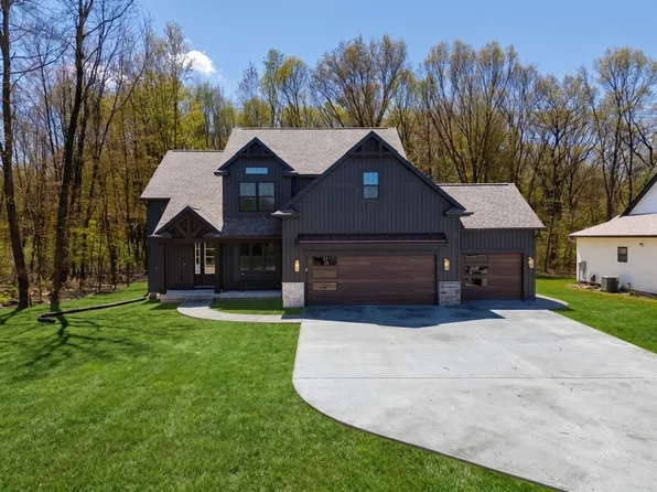 9891 Windflower Ln, Portage, MI 49024