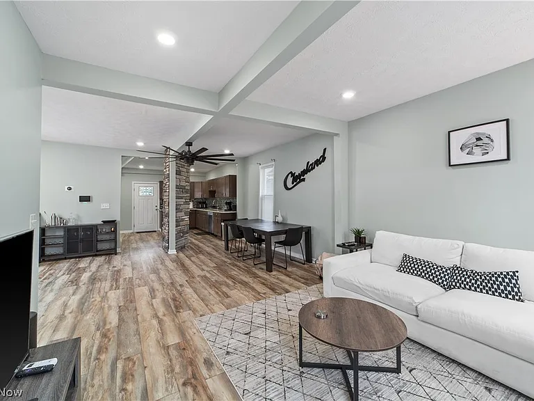 3251 Marvin Ave — Photo 6