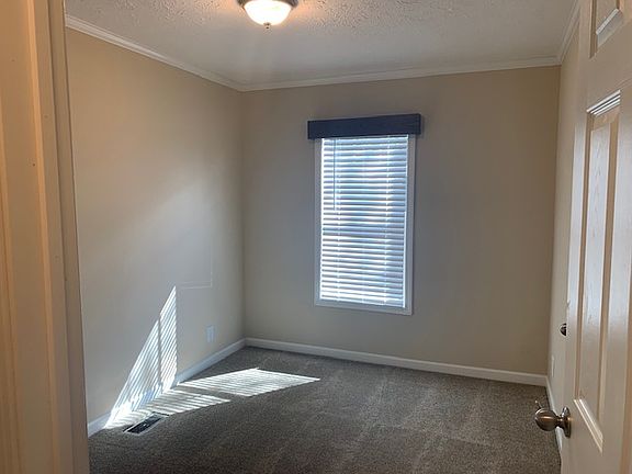 4th image of 360 Greenview Cir
