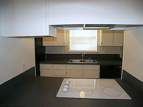 5th image of 1312 N Park Dr
