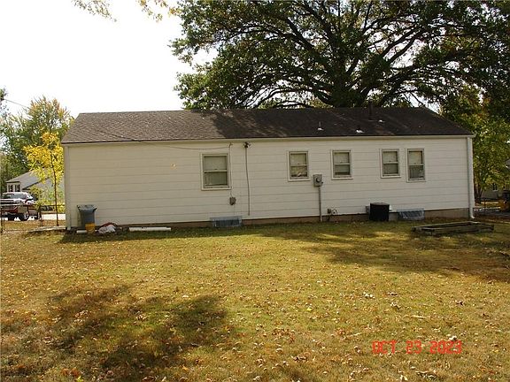 3rd image of 16204 E 32nd St S