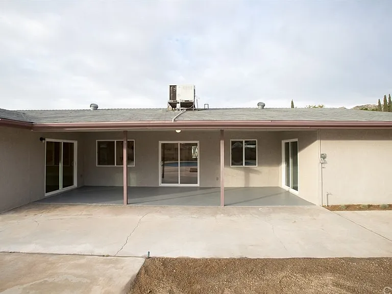 152 E Shady Grove Dr — Photo 21