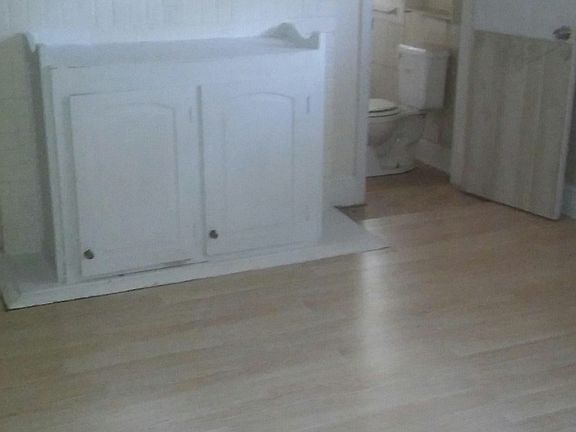 LivRm A. (New LaminateFloor