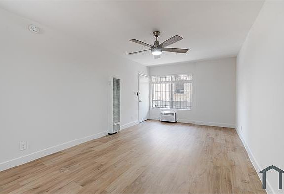 2nd image of 845 S Kenmore Ave APT 302