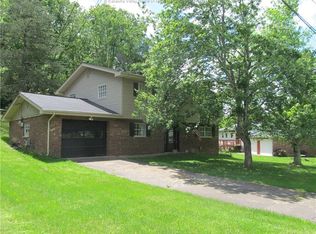 102 Brookhaven Cir, Nitro, WV