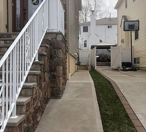 2nd image of 106 Edgegrove Ave
