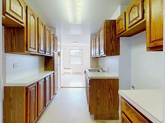 5th image of 35 Seacoast Ter APT 7P