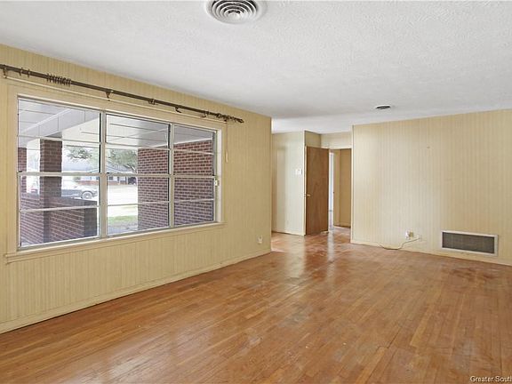 3rd image of 2218 14th St