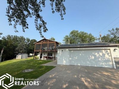 1353 Wilson Ave, Brooklyn, IA, 52211