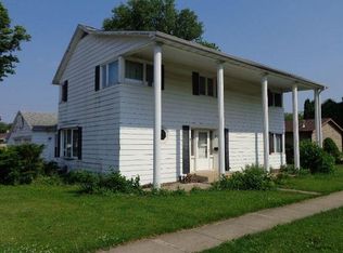 927 N 9th St, Rochelle, IL 61068