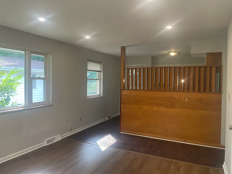493 Zahn Dr #1 — Photo 7