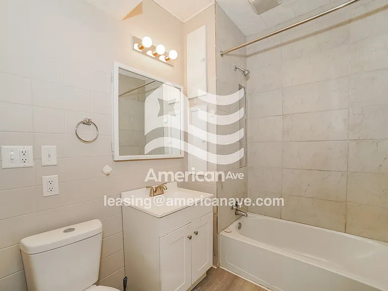 1656613_014_wm_-_bathroom_13504674.jpg