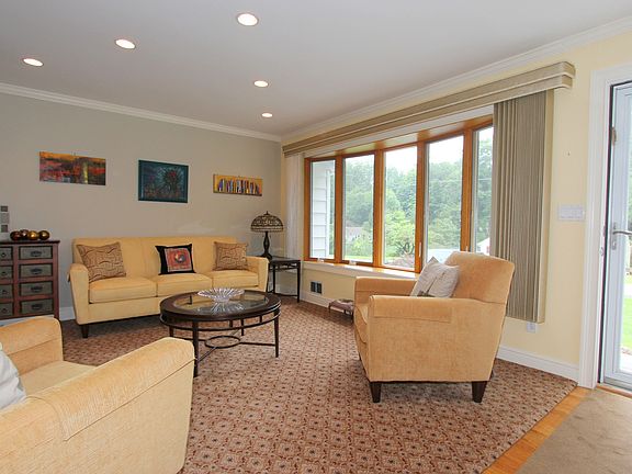 3rd image of 3272 Princeton Dr