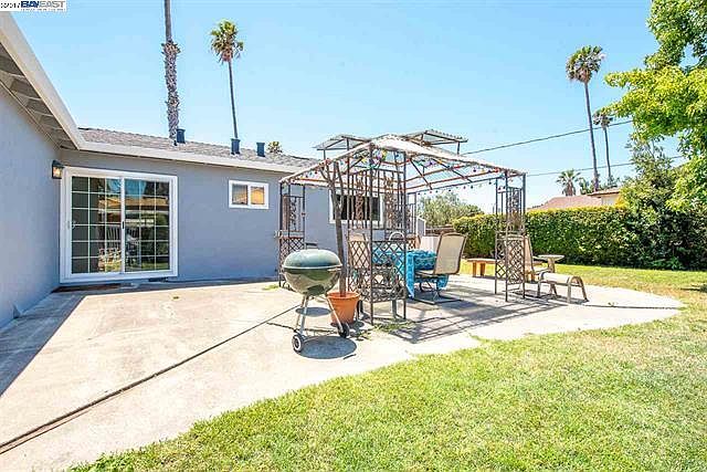 1st image of 5089 Coco Palm Dr