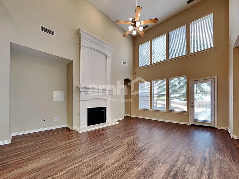 1245 Potter Ave — Photo 8