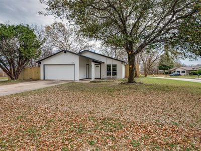 845 Willow Cir N, Burleson, TX, 76028