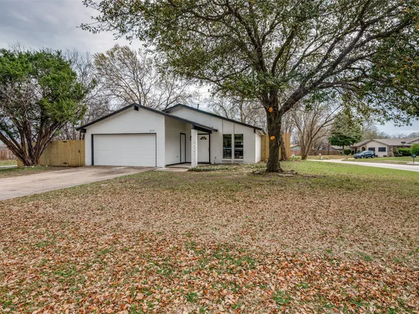 845 Willow Cir N, Burleson, TX 76028