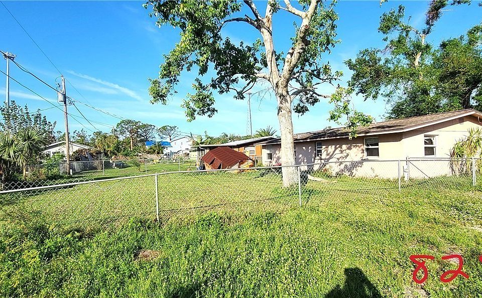 2nd image of 8289 Pelican Rd