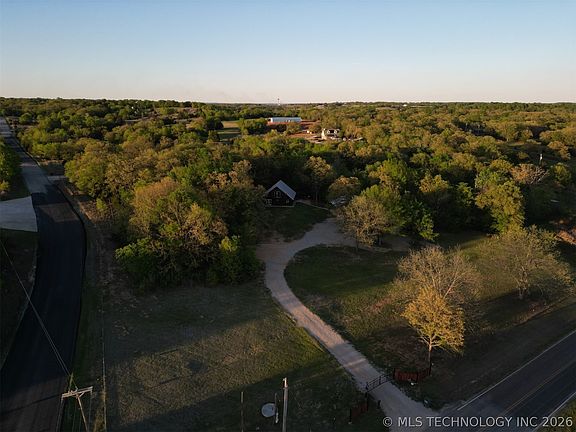 3rd image of 1506 Saybrook Rd