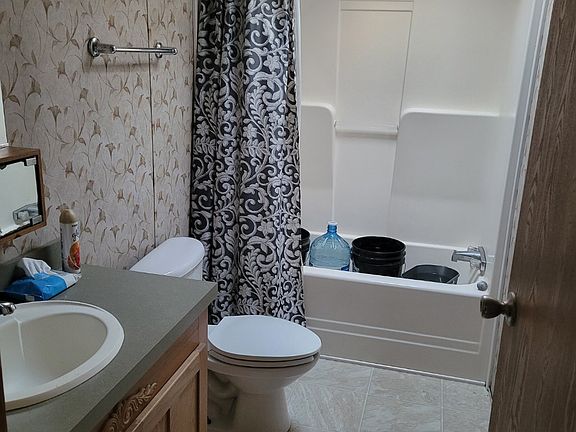 Main bathroom