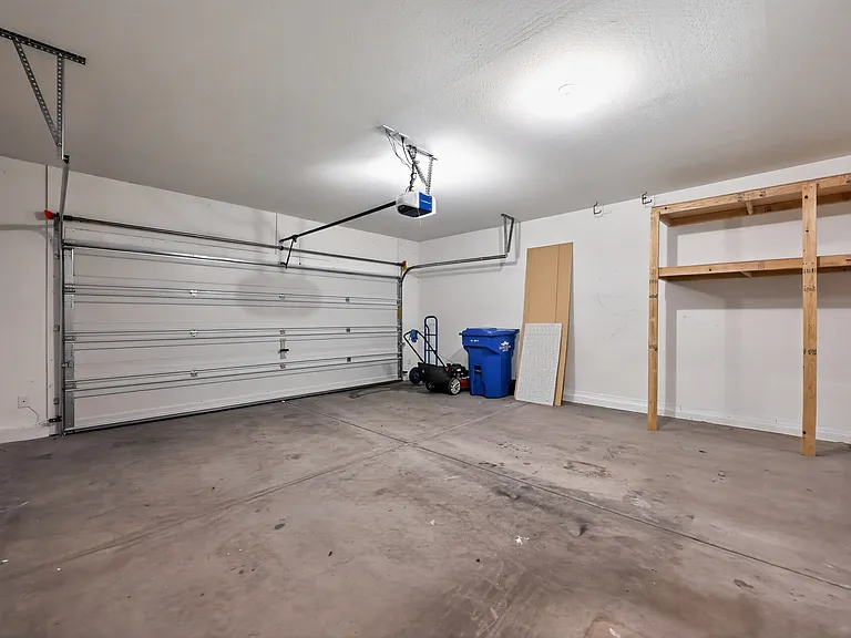18040 W Louise Dr — Photo 19