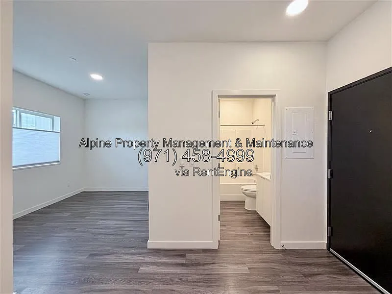 Studio, 1.0 bath, 332 sqft, $1,095 — Photo 4