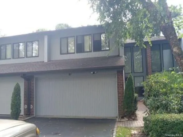 41 E View Court, Jericho, NY 11753