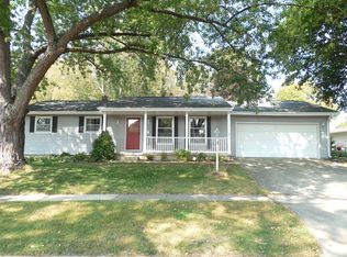 105 Laurel Ln, Dekalb, IL 60115