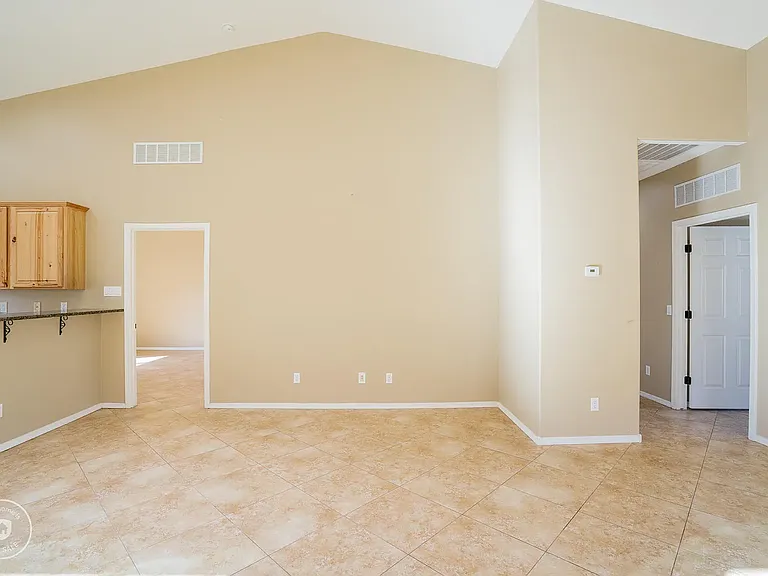 8971 W Northview Ave — Photo 7