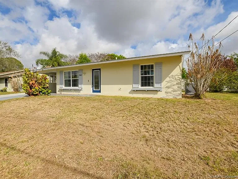 1365 SW Gastador Ave — Photo 4