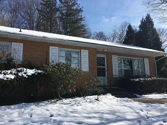 2nd image of 284 Arandale St