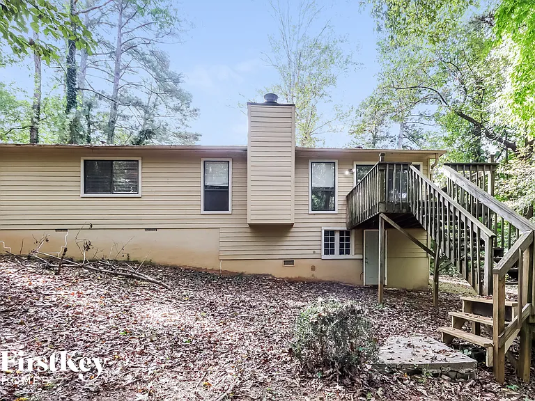 3226 Deshong Dr — Photo 15